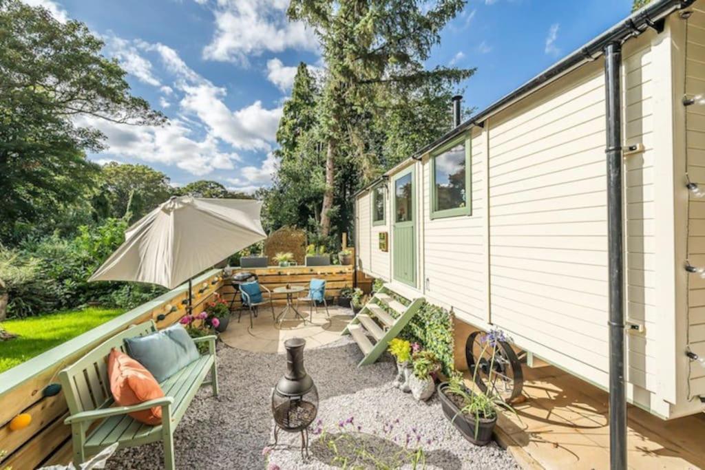 נורת'המפטון Spinney Retreats - 2 X Unique Shepherds Huts Dog Friendly מראה חיצוני תמונה
